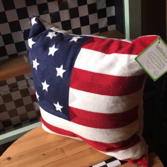 The Outdoor Living Collection by Southern Living American Flag Pillow 🇺🇸 - Picture 3 of 16